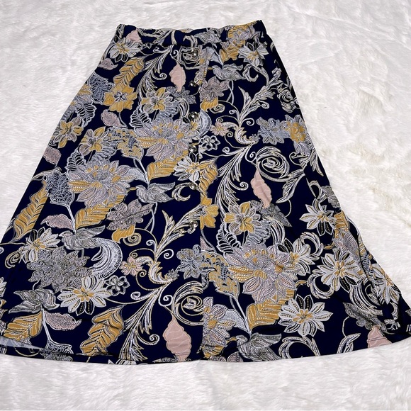 Lavish floral navy stretch midi skirt with gold button details - Picture 1 of 4